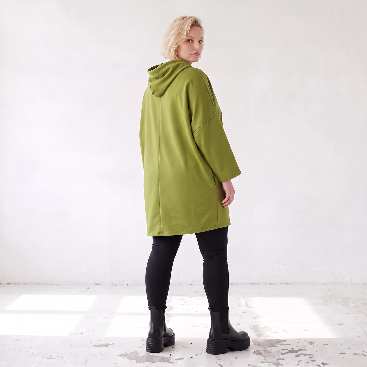 Olivgruener Fleece Hoody mit Stretchkomfort im geraden Schnitt warm und alltagstauglich