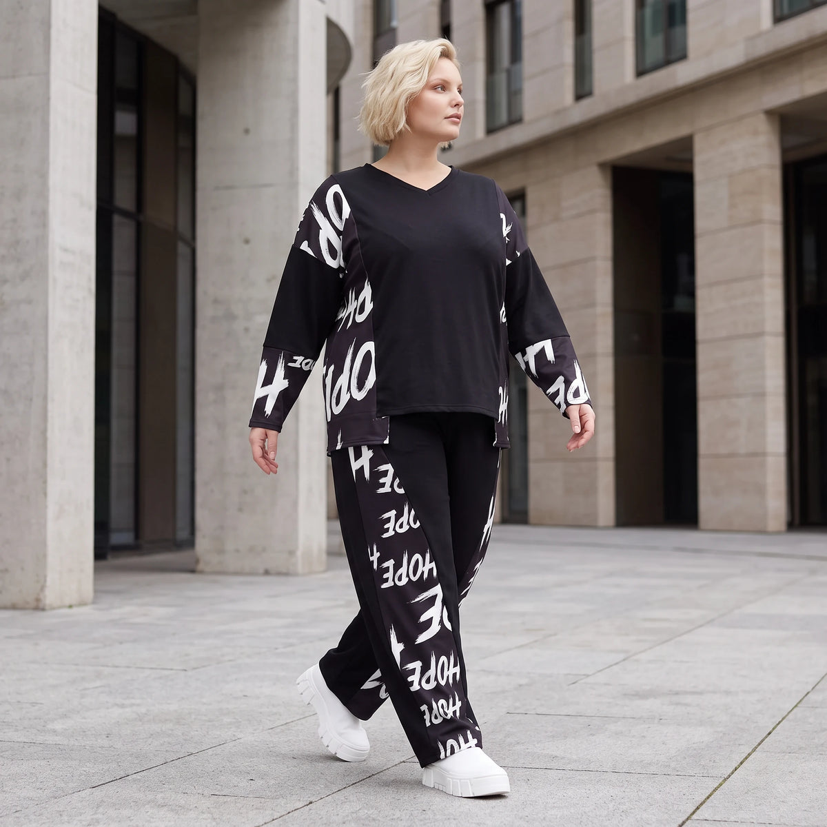 Ballonhose aus weichem Fleece mit Schnürbund und schmal zulaufendem Bein für den Winter