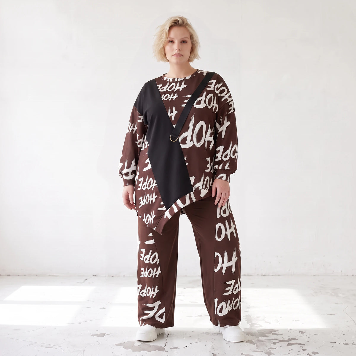 Braunes Fleeceshirt mit asymmetrischem Schnitt und Zipfelsaum weich und herrlich warm