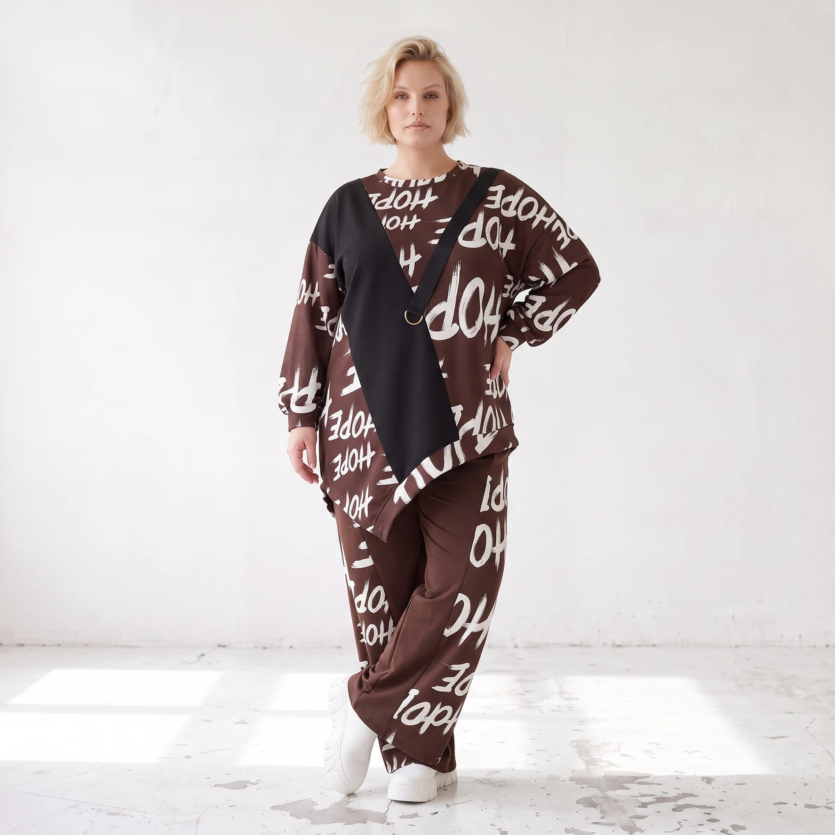 Braunes Fleeceshirt mit asymmetrischem Schnitt und Zipfelsaum weich und herrlich warm