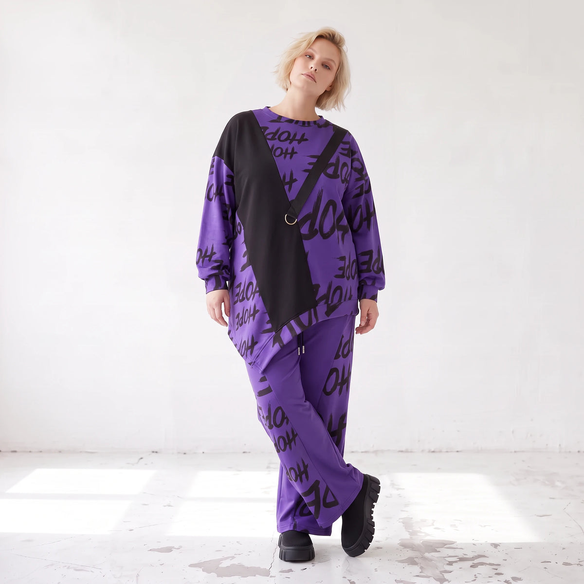 Lila Fleecelangarmshirt mit asymmetrischem Schnitt und Zipfelsaum samt Stretchkomfort