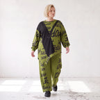 Olivgrünes Fleeceshirt mit asymmetrischem Schnitt und Zipfelsaum weich und wärmend