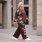 Braunes Fleeceshirt aus Stretchstoff mit V-Ausschnitt in geradem Schnitt weich und warm