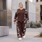 Braunes Fleeceshirt aus Stretchstoff mit V-Ausschnitt in geradem Schnitt weich und warm