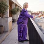 Lila Fleeceshirt mit V-Ausschnitt und Langarm weich warm im geraden Schnitt Stretchfit