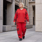 Rotes Fleeceshirt mit V-Ausschnitt aus weichem Stretchmaterial warm und alltagstauglich