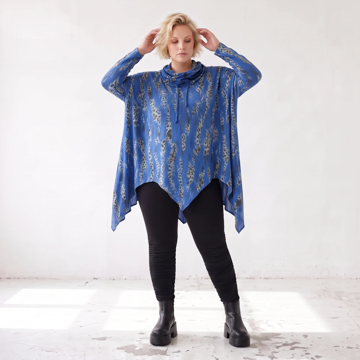Wintershirt aus Baumwolle in A-Linie mit weichem Rollkragen Tunnelzug und Zipfelsaum