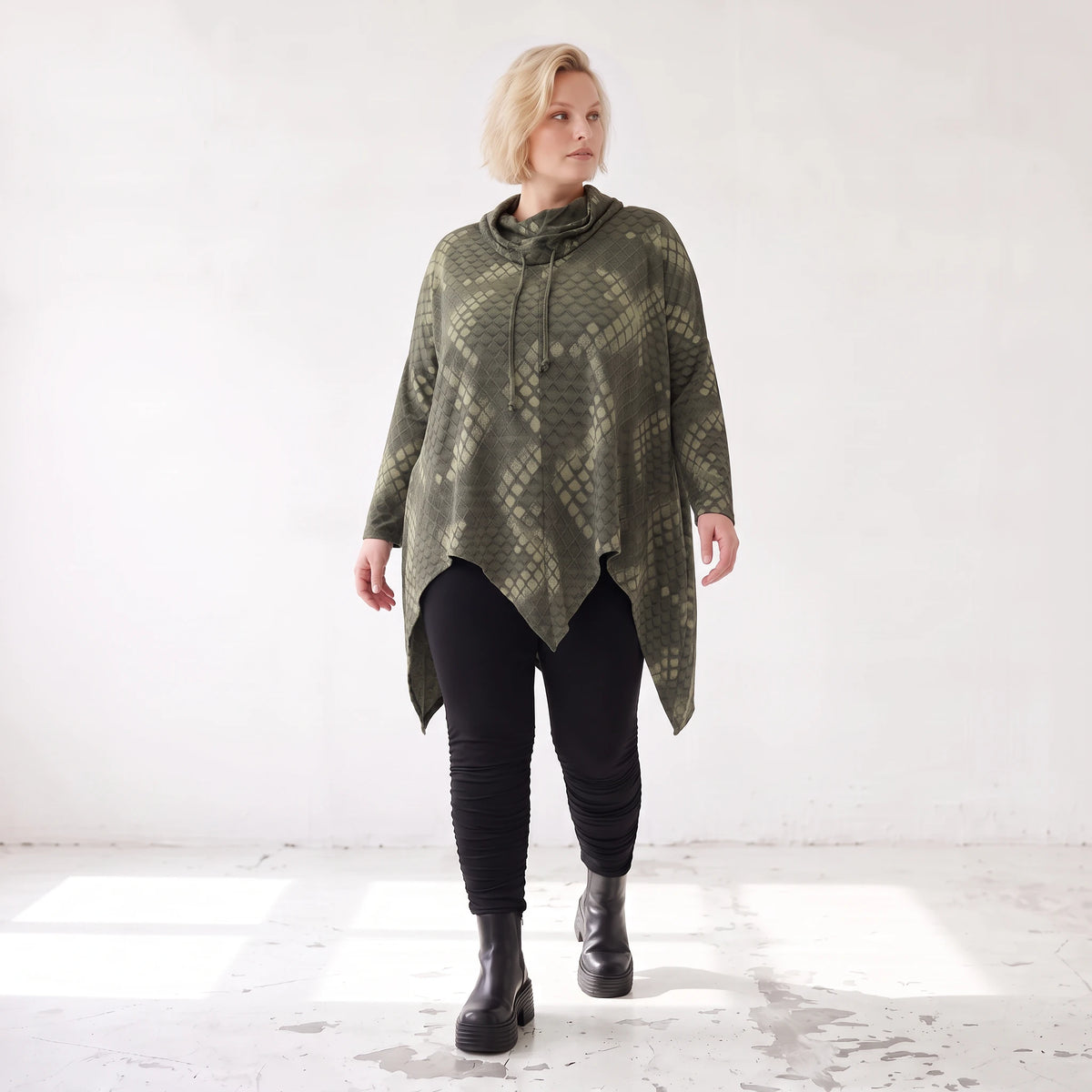 Wintershirt aus Baumwolljersey mit Rollkragen Tunnelzug und Zipfelsaum in A-Linie weich