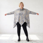 Baumwollshirt in Grau/Beige in A-Linie mit weichem Rollkragen Tunnelzug und Zipfelsaum