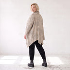 Baumwolljersey Langarmshirt in Beige/Grau mit Rollkragen A-Linie und asymmetrischem Saum
