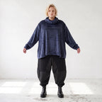 Flauschiges Plüschshirt in Marine mit Rollkragen und schmeichelnder A-Linie für Winter