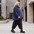 Flauschiges Plüschshirt in Marine mit Rollkragen und schmeichelnder A-Linie für Winter