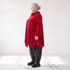 Veloursshirt in kuschelig weicher A-Linie mit Rollkragen und praktischen Seitentaschen