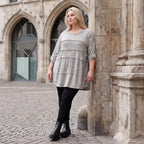 Graues weiches Strickshirt in A-Linie mit Faltennahtmusterung aus Feinstrick mit Stretch