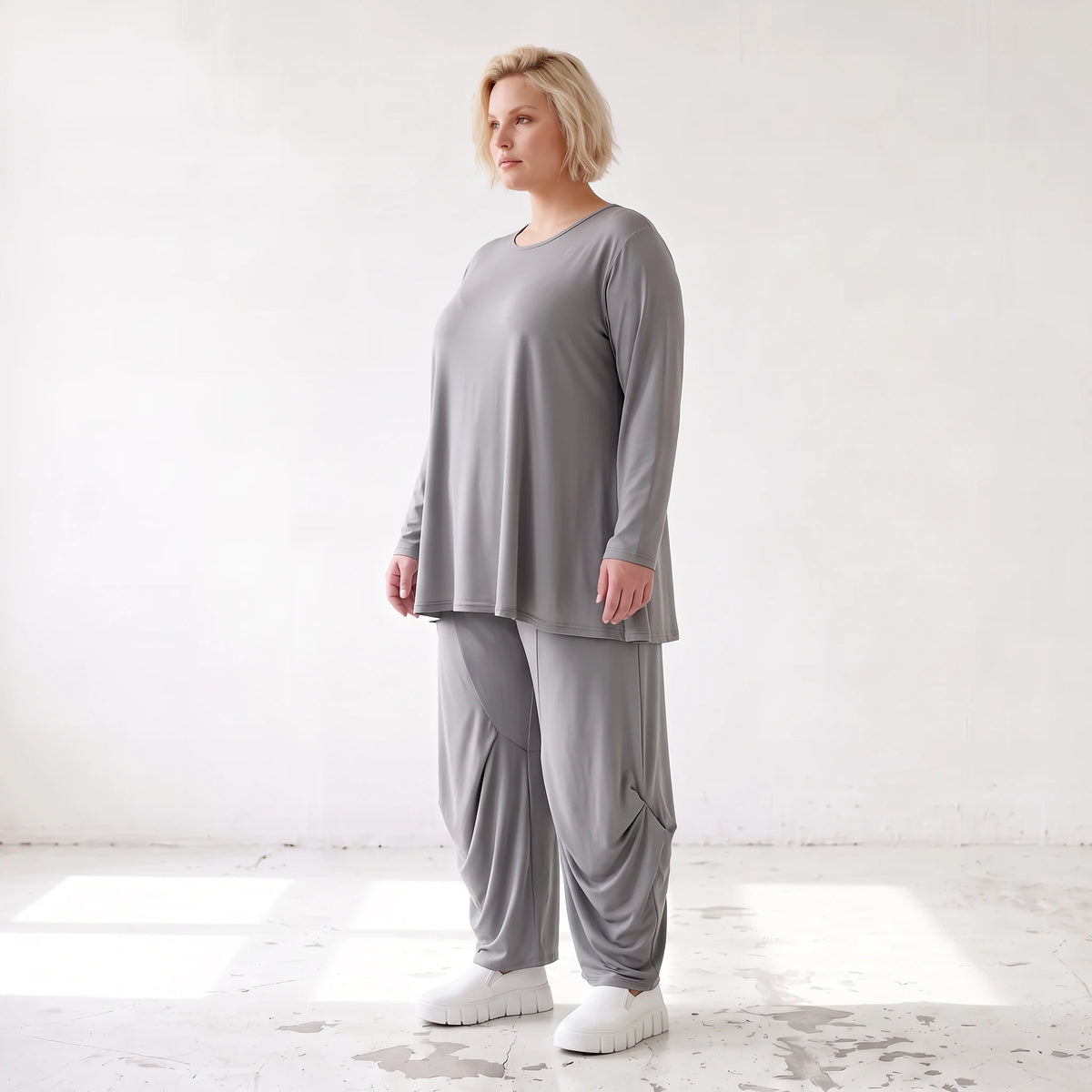 Langarmshirt in Glockenform aus Slinky mit Stretch und Rundhalsausschnitt fließend