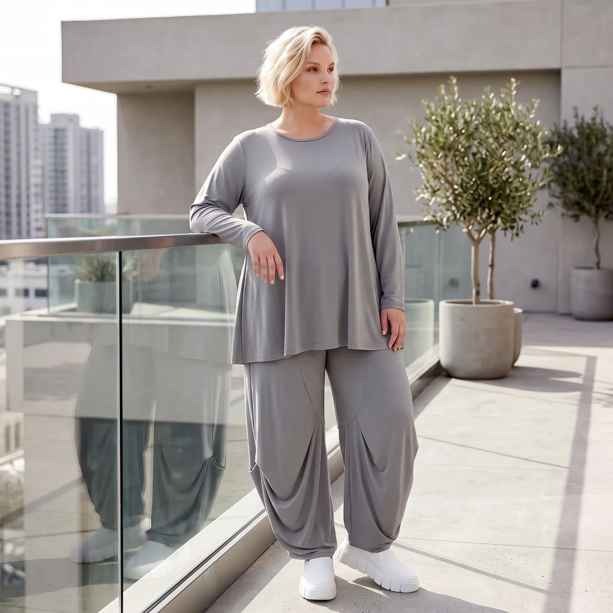 Langarmshirt in Glockenform aus Slinky mit Stretch und Rundhalsausschnitt fließend