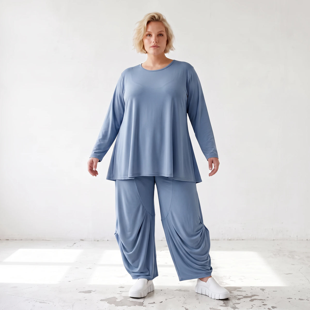 Langarmshirt in Glockenform aus weichem Stretchstoff mit Rundhalsausschnitt Basic