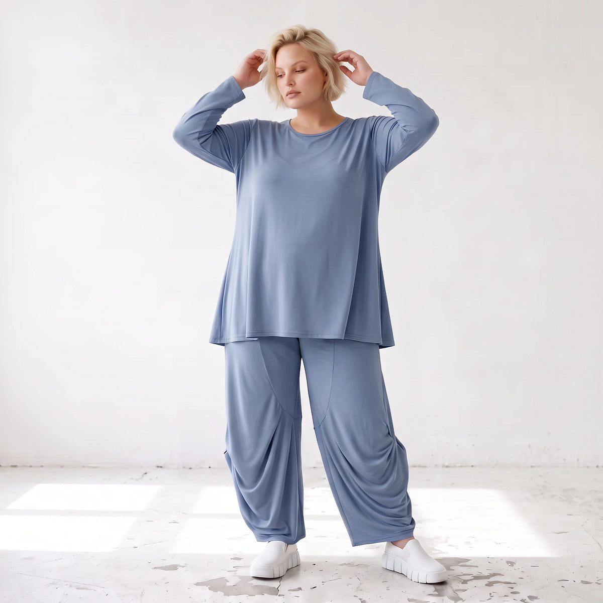 Langarmshirt in Glockenform aus weichem Stretchstoff mit Rundhalsausschnitt Basic