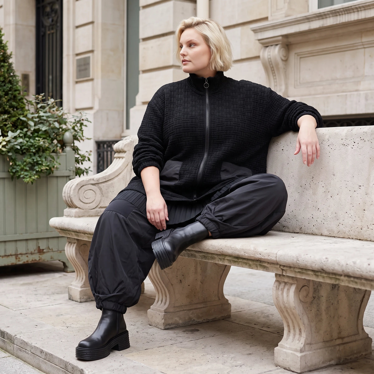 Kuschelige Strickjacke in Glockenform mit Reißverschluss Taschen und Stretchkomfort