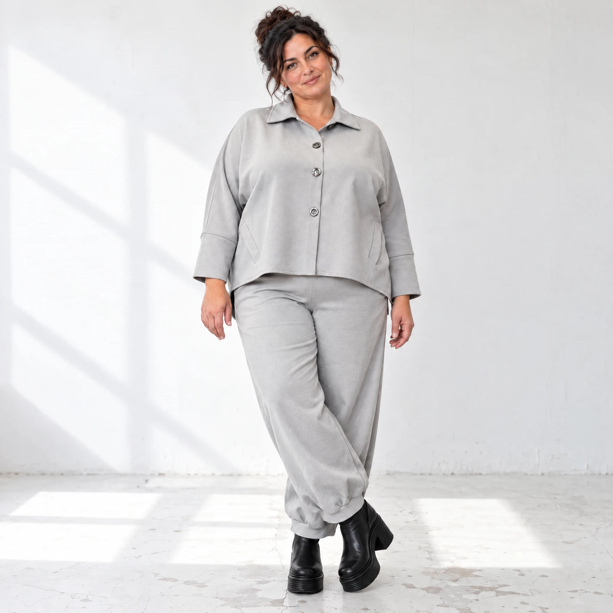 Graue Ballonjeans aus Stretchdenim in lockerer Form für bequemen lässigen Alltagslook
