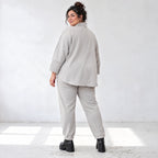 Karottenhose in grauer Jeansoptik mit elastischem Komfortbund und weicher Stretchqualität