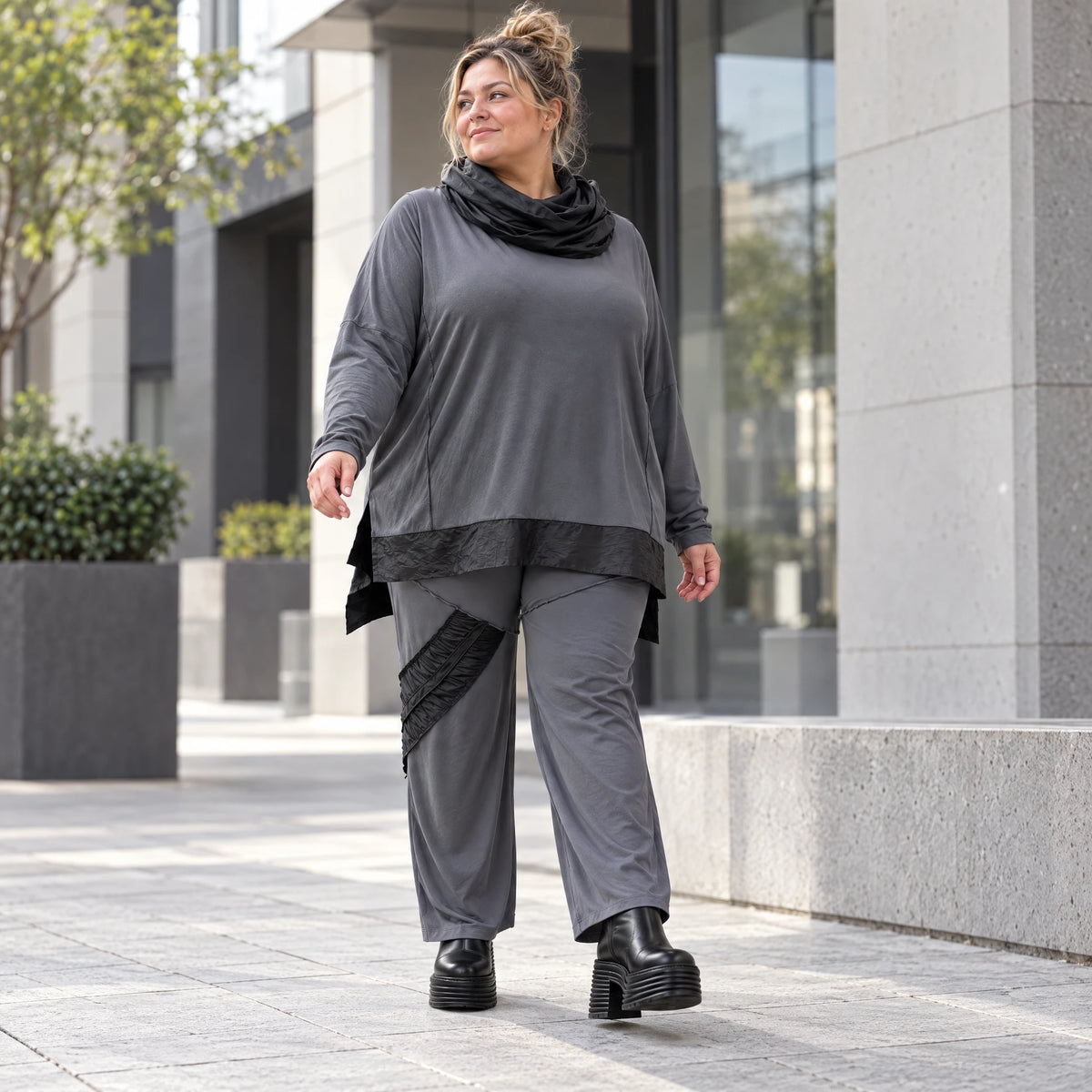 Jerseyhose mit elastischem Bund aus weichem Stretchstoff im geraden Komfortschnitt