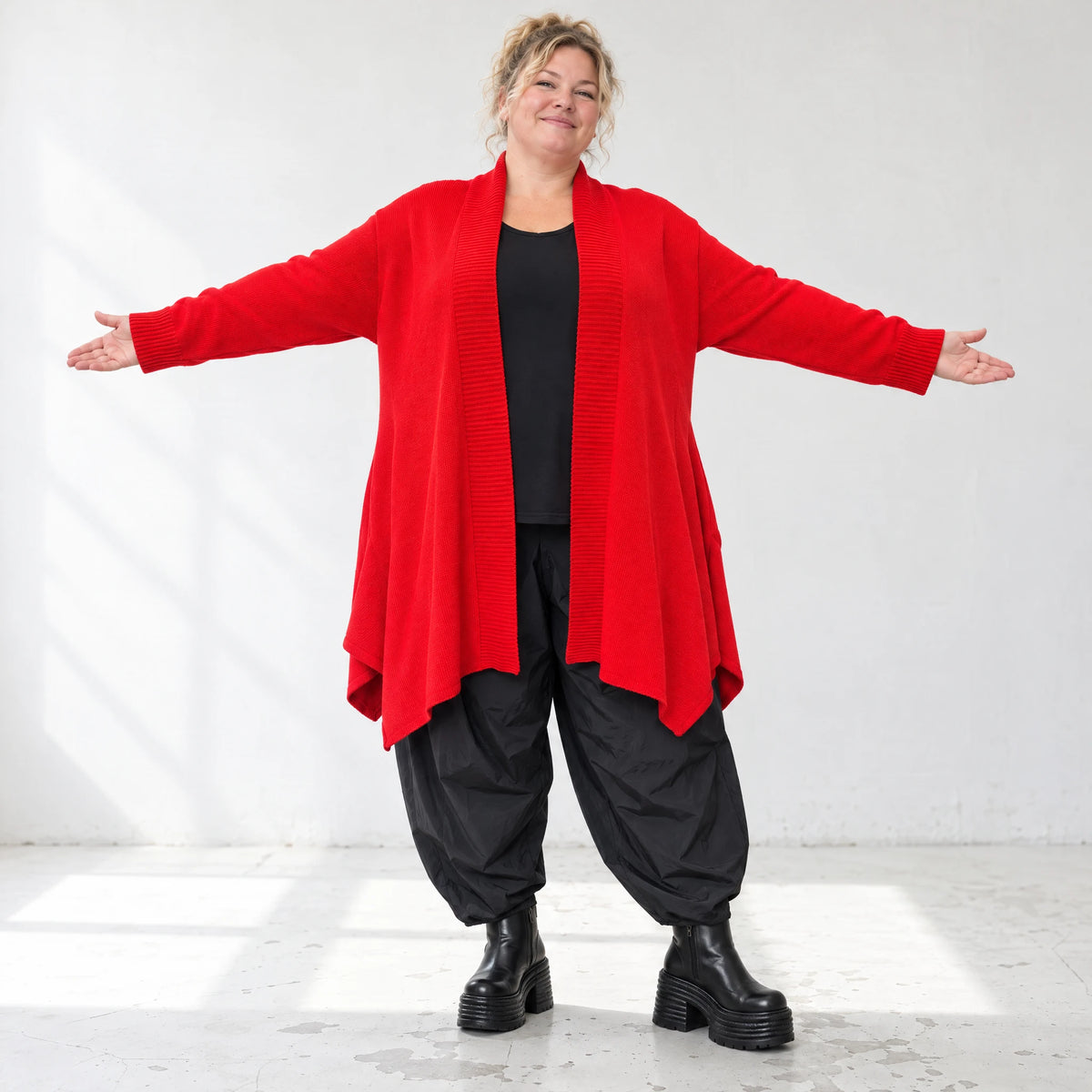 Cardigan aus reiner Baumwolle in A-Linie mit Stehkragen und Seitennahttaschen