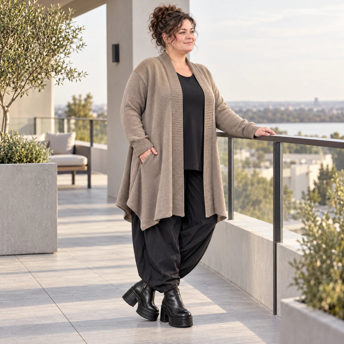 Taupe Strickcardigan in Glockenform mit Stehkragen Seitentaschen Baumwollstretch