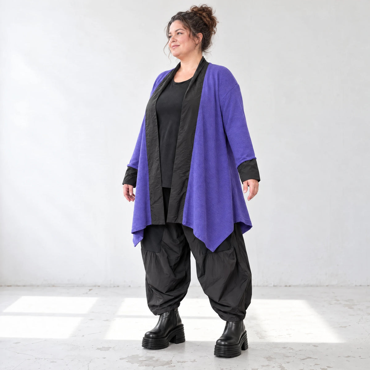 Cardigan in Violett aus Baumwollstrick mit Stehkragen in A-Linie weich und wärmend