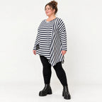 Langarmshirt in Dunkelblau/Weiß aus weichem Stretchjersey mit asymmetrischem Zipfelsaum