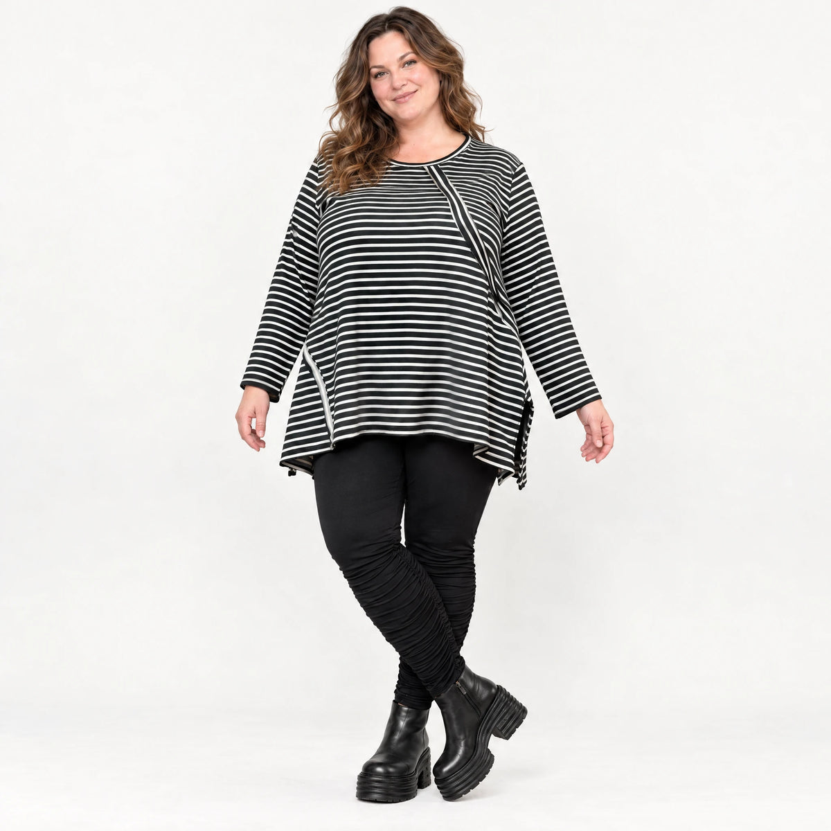Langarmshirt Schwarz/Weiß in A-Linie aus weichem Stretchjersey mit Faltennahtmuster