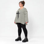 Langarmshirt Creme/Dunkelgrün aus Stretchjersey in lockerer A-Linie mit Seitenschlitzen