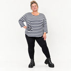 Shirt in Dunkelblau/Weiß aus weichem Stretchjersey mit 7/8-Arm und gerundeter Schnittform