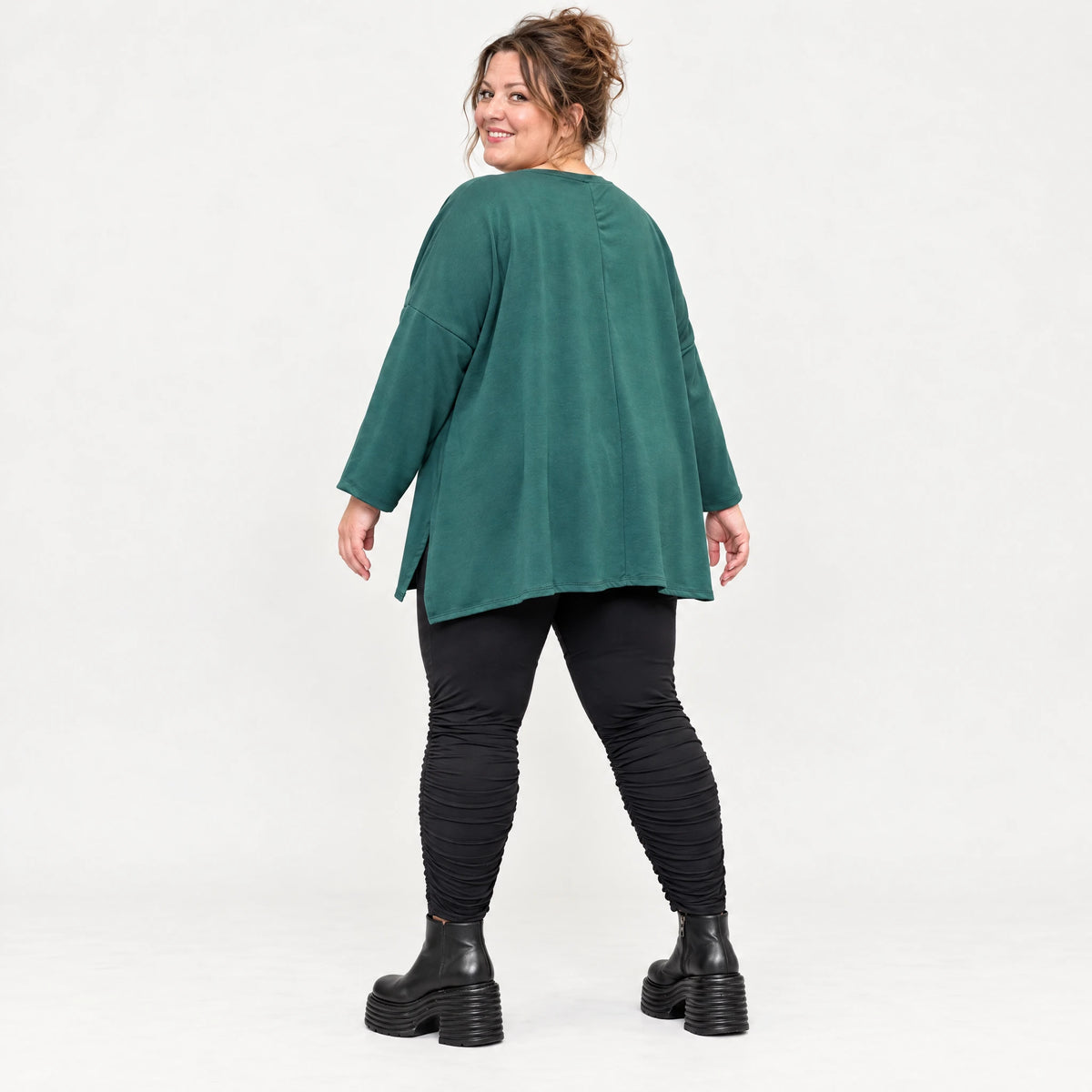 Langarmshirt in Dunkelgrün mit fließender A-Linie aus feinem Stretchjersey für den Winter