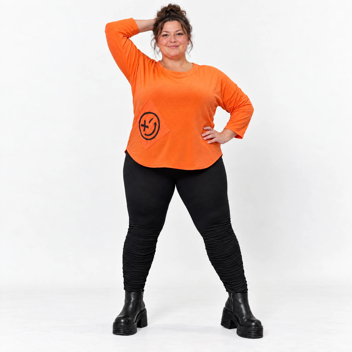 Shirt in Orange mit Rundhalsausschnitt 7/8-Arm und aufgesetzten Taschen aus Stretchjersey