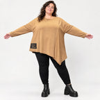 Warmes Langarmshirt in Camel mit asymmetrischem Zipfelsaum aus weichem Jersey mit Stretch