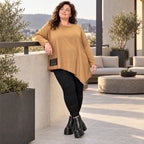 Warmes Langarmshirt in Camel mit asymmetrischem Zipfelsaum aus weichem Jersey mit Stretch