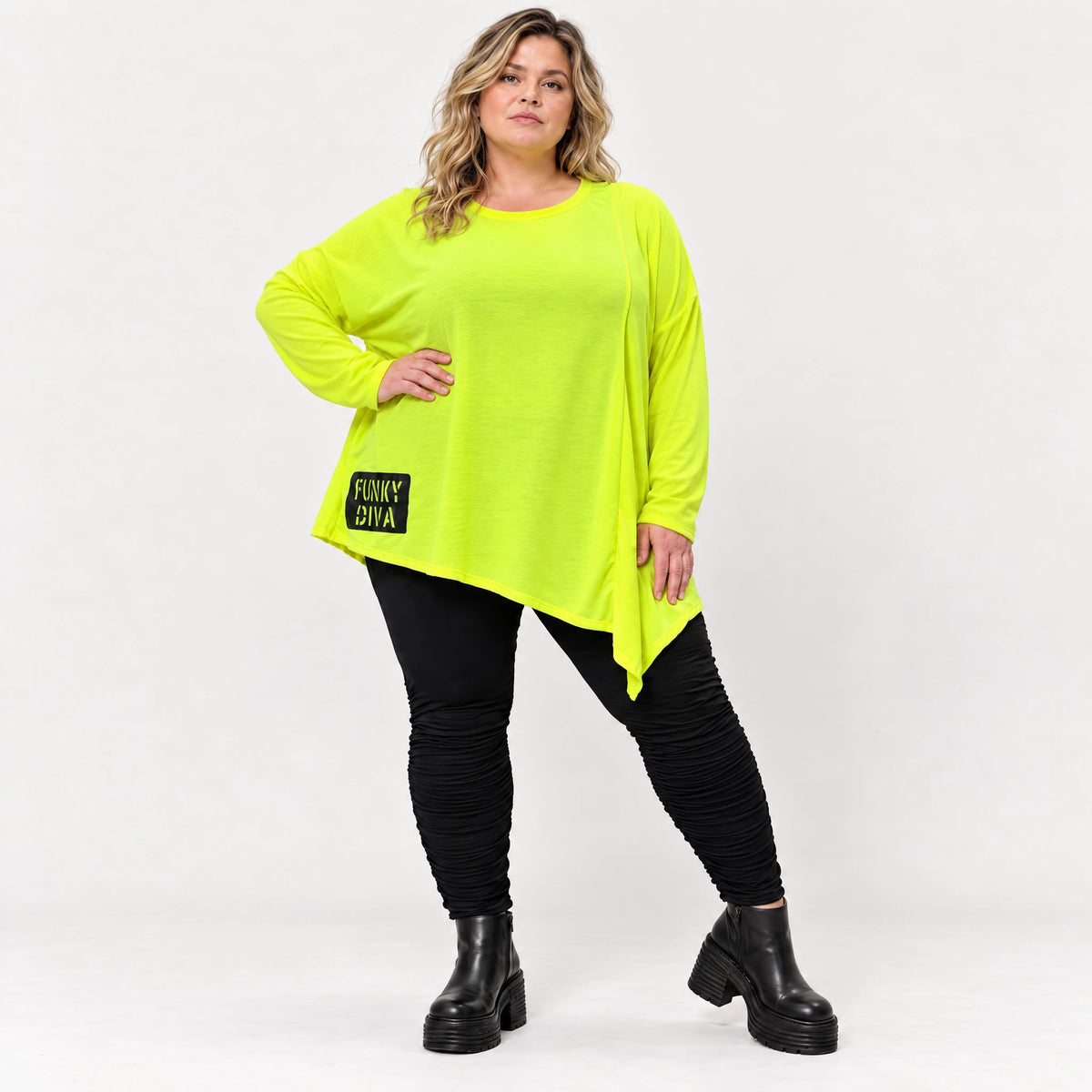 Langarmshirt in Neongelb mit asymmetrischem Zipfelsaum aus weichem Stretchjersey