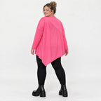 Langarmshirt in frischem Pink mit asymmetrischem Zipfelsaum aus weichem Stretchjersey