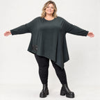 Schwarzes Langarmshirt mit asymmetrischem Zipfelsaum in warmem Stretchjersey aus Italien
