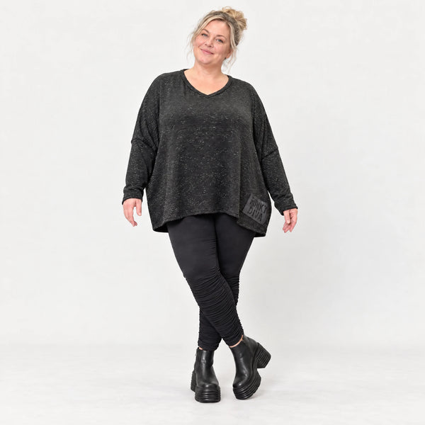 Langarmshirt in Schwarz/Weiß meliert aus weichem Flauschgarnfeinstrick mit V-Ausschnitt