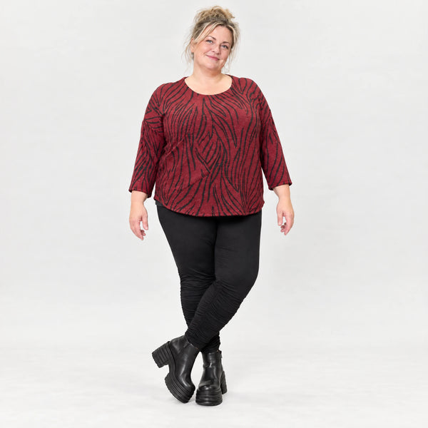 Langarmshirt aus kuscheligem Feinstrick mit Rundhalsausschnitt im Zebralook Rot/Schwarz