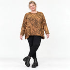 Flauschiges Langarmshirt in Braun/Schoko aus warmem Feinstrick mit schmeichelnder A-Linie