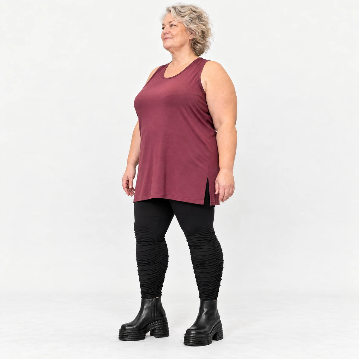 Ärmelloses Top in Bordeaux aus Modalstretch mit geradem Schnitt und Seitenschlitzen