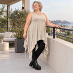 Ärmellose Tunika in Taupe aus weichem Modal Stretch mit lockerer A-Linie und Seitenspitzen