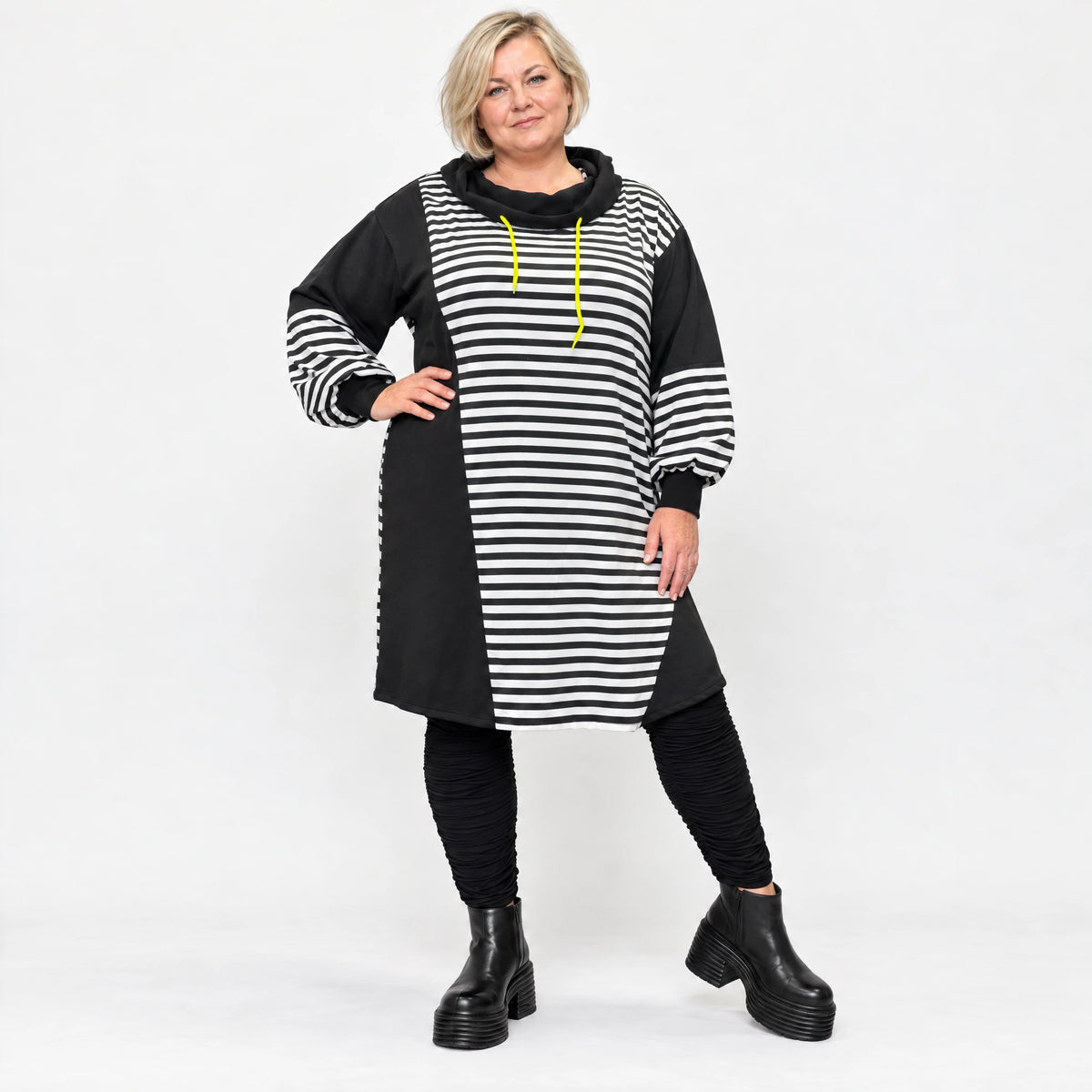 Gestreiftes Winterkleid aus Stretchjersey in Gelb/Schwarz/Weiß mit gerader Schnittform