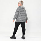 Gestreifter Hoodie in Schwarz/Weiß/Pink aus Stretchjersey mit Kapuze und gerafften Ärmeln
