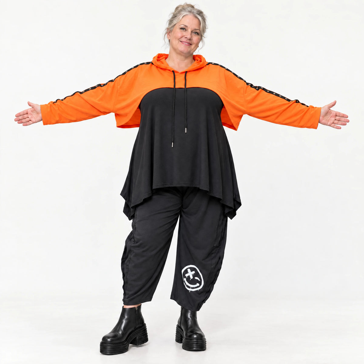 Kapuzenüberwurf in leuchtendem Orange aus feinem Stretchjersey mit Tunnelzug und Vokuhila