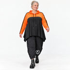 Kapuzenüberwurf in leuchtendem Orange aus feinem Stretchjersey mit Tunnelzug und Vokuhila