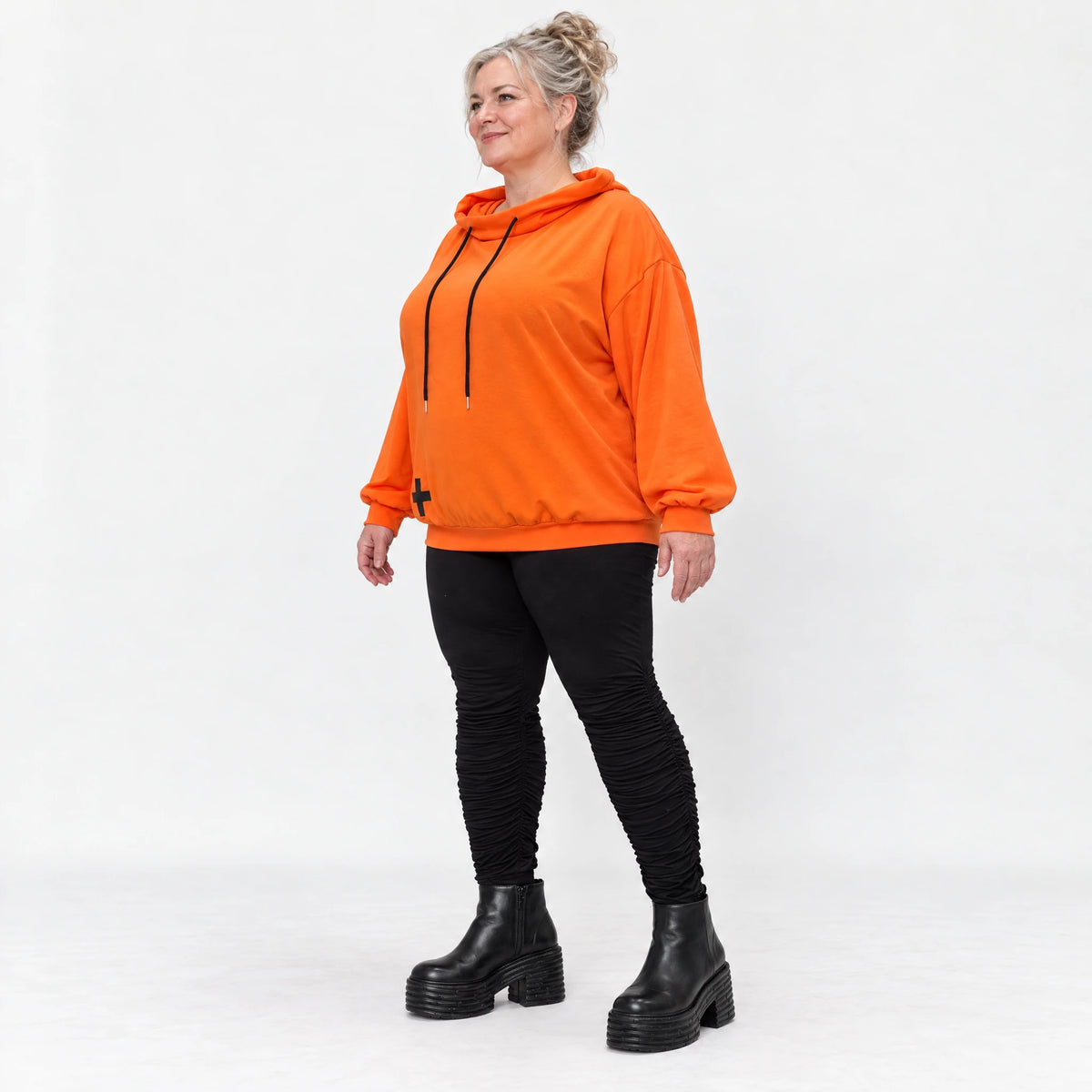 Hoody in leuchtendem Orange aus weichem Stretchjersey mit Kapuze und langen Ärmeln